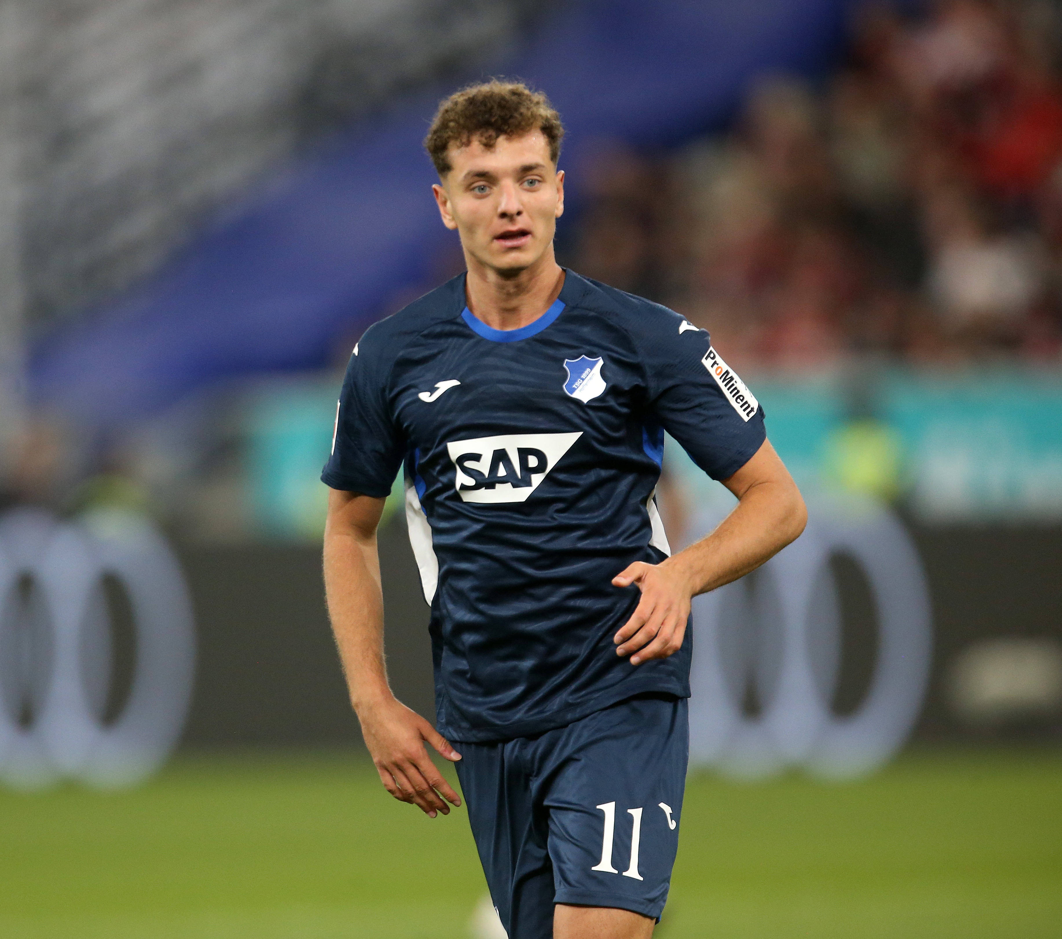 巴薩引援名單鎖定阿斯拉尼 社媒曬觀賽圖引猜測