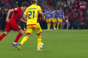 居萊爾手術(shù)刀長傳制導(dǎo) 卡迪奧盧一錘定音 土耳其力克羅馬尼亞晉級附加賽決賽