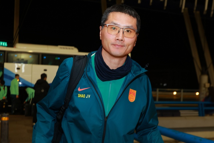 國(guó)足戰(zhàn)庫(kù)拉索 邵佳一首秀即遇世界杯正賽隊(duì)