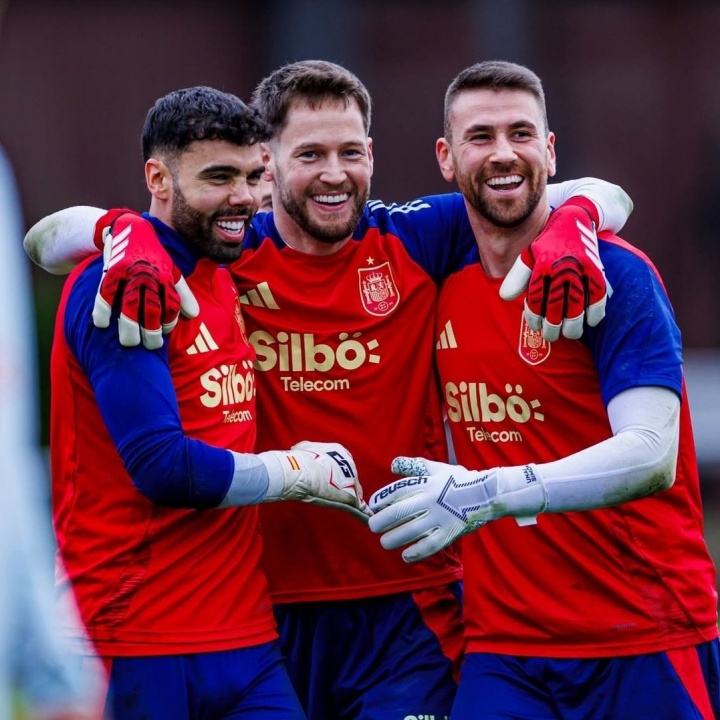 德拉富恩特確認(rèn)烏奈·西蒙一門地位 直言拉亞在英被譽(yù)世界最佳 德拉富恩特確認(rèn)烏奈·西蒙一門地位 直言拉亞在英被譽(yù)世界最佳