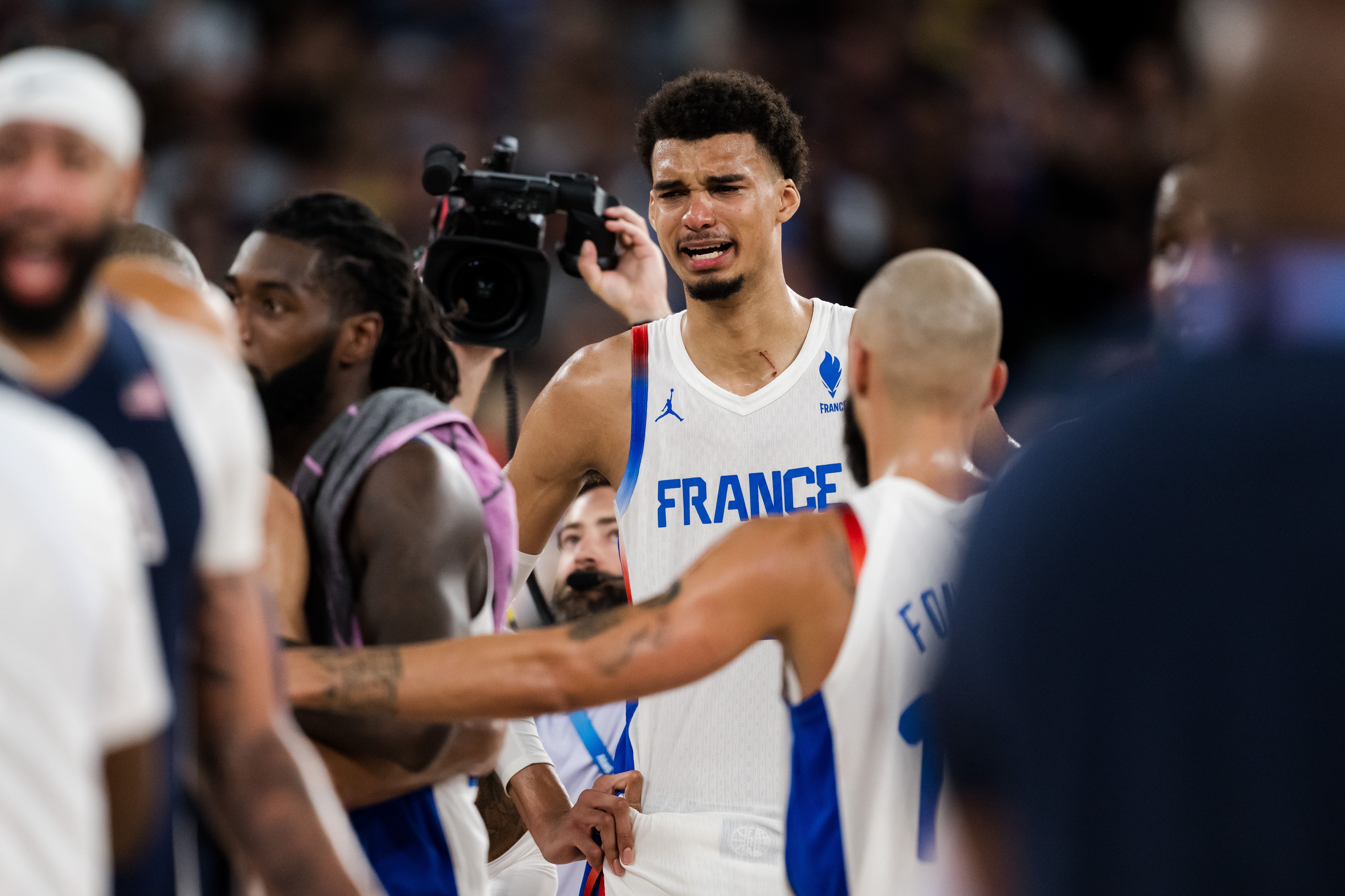 韋德解讀文班奧運(yùn)銀牌表情 20歲新星不滿輸詹杜庫