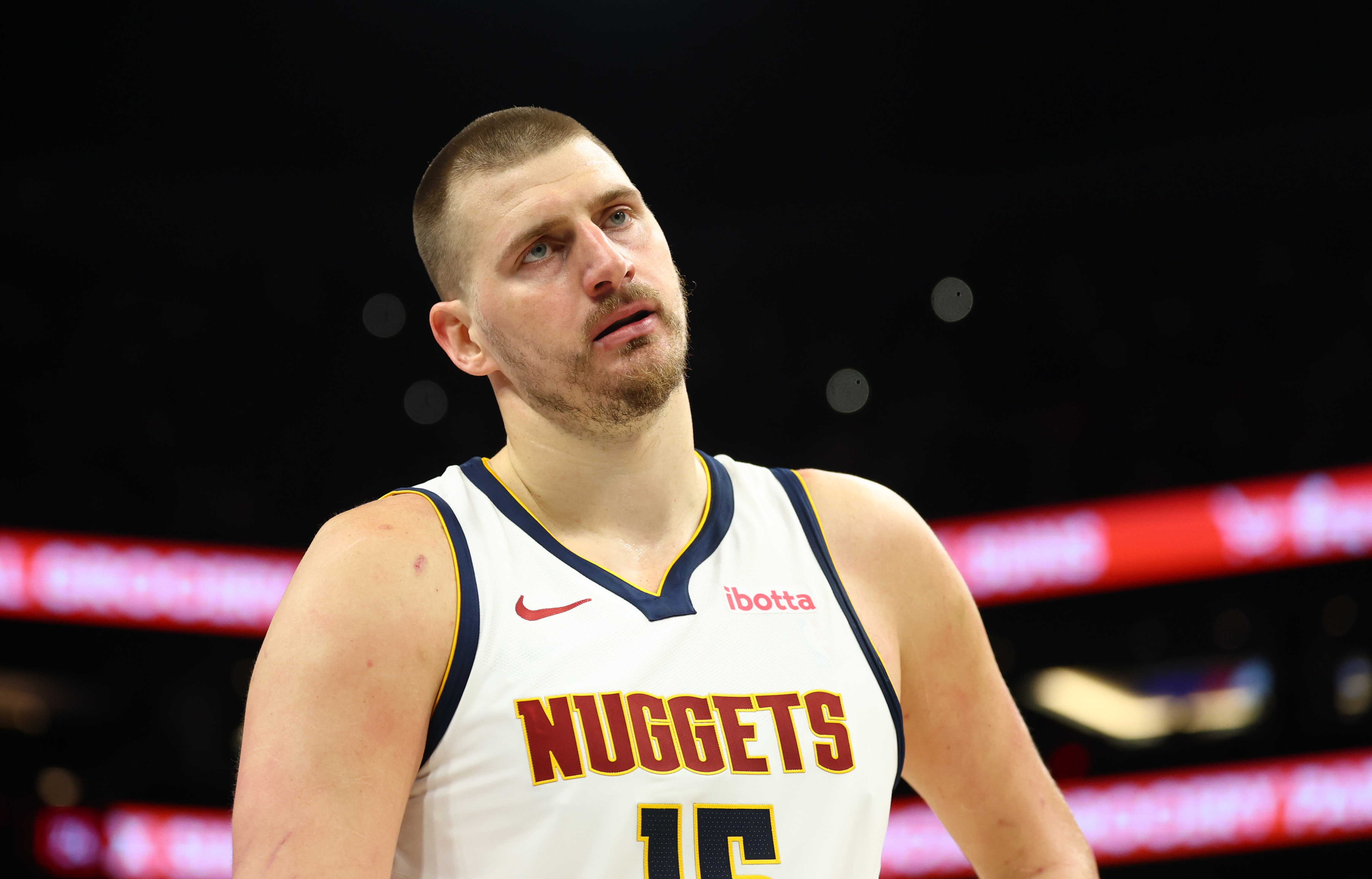 約基奇半場(chǎng)15+8+4難阻掘金落后 個(gè)人正負(fù)值-10全隊(duì)最低