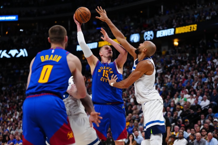 戈貝爾關(guān)鍵攻防鎖定勝局 森林狼十換一交易再成焦點(diǎn)