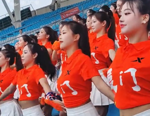 閩超第2輪廈門主場(chǎng)對(duì)決漳州 90人啦啦隊(duì)首秀對(duì)陣水仙花