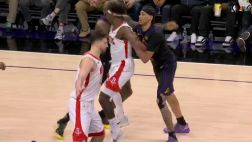 [詹姆斯2三分]詹姆斯手感突然爆發(fā) 連續(xù)投進(jìn)兩記三分！