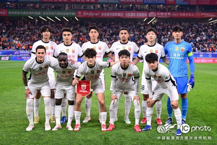 青島海牛3-1上海海港：吾米提江染紅致十人作戰(zhàn)，劉祝潤中柱難挽敗局