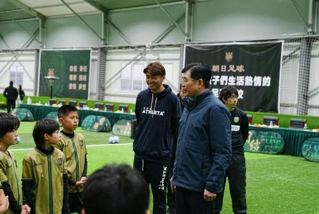 前國(guó)腳楊旭創(chuàng)業(yè)記：放棄功利學(xué)日本，青訓(xùn)從拆解每個(gè)腳趾觸球開(kāi)始
