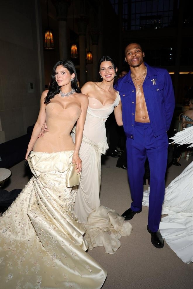 庫里威少韋德巴特勒齊聚Met Gala 時(shí)尚界籃球面孔批量亮相