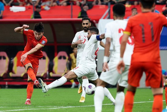 王鈺棟點(diǎn)射破門 國(guó)足1-0巴林以小組第六結(jié)束世預(yù)賽征程
