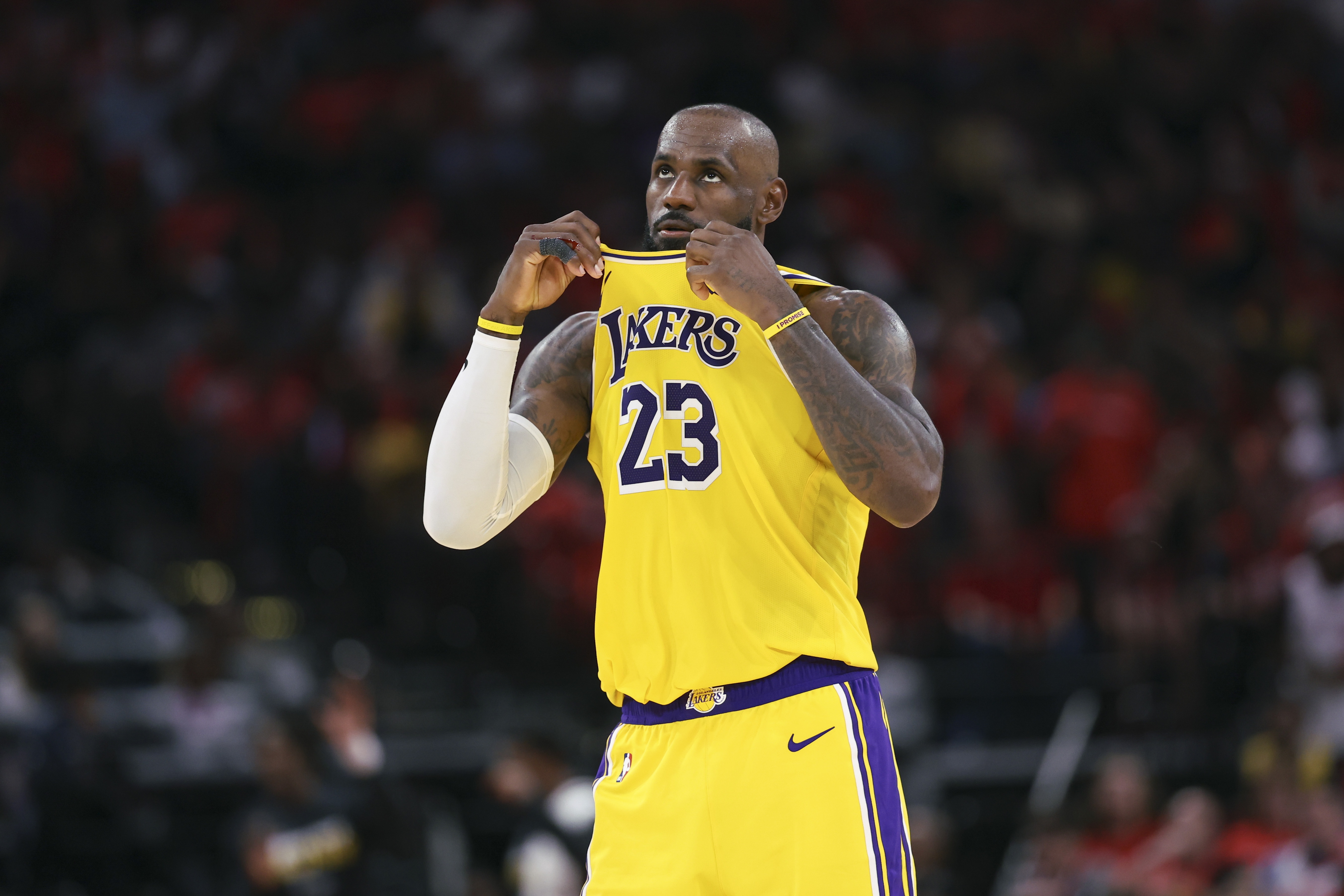 ESPN名記：湖人要求詹姆斯降薪需給理由 否則他會(huì)去別處拿更少