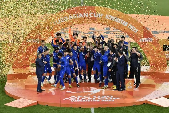 9人作戰(zhàn)2-0勝沙特，烏茲別克U17亞洲杯奪冠，三年三線突破青訓(xùn)成果